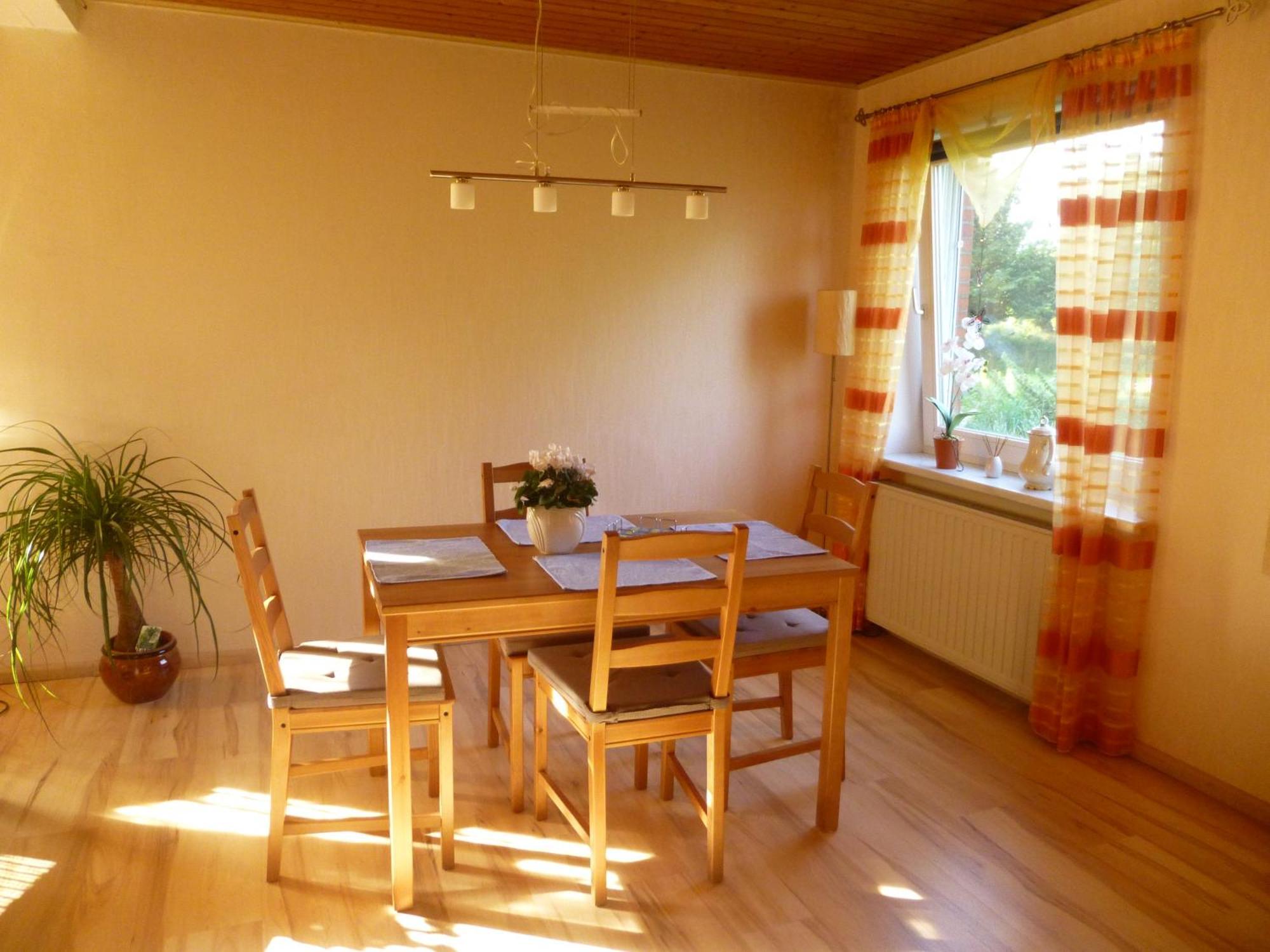 Ferienwohnung Stoeterau - Ebenerdige Fewo Mit Sonnenterrasse Erfde Bagian luar foto