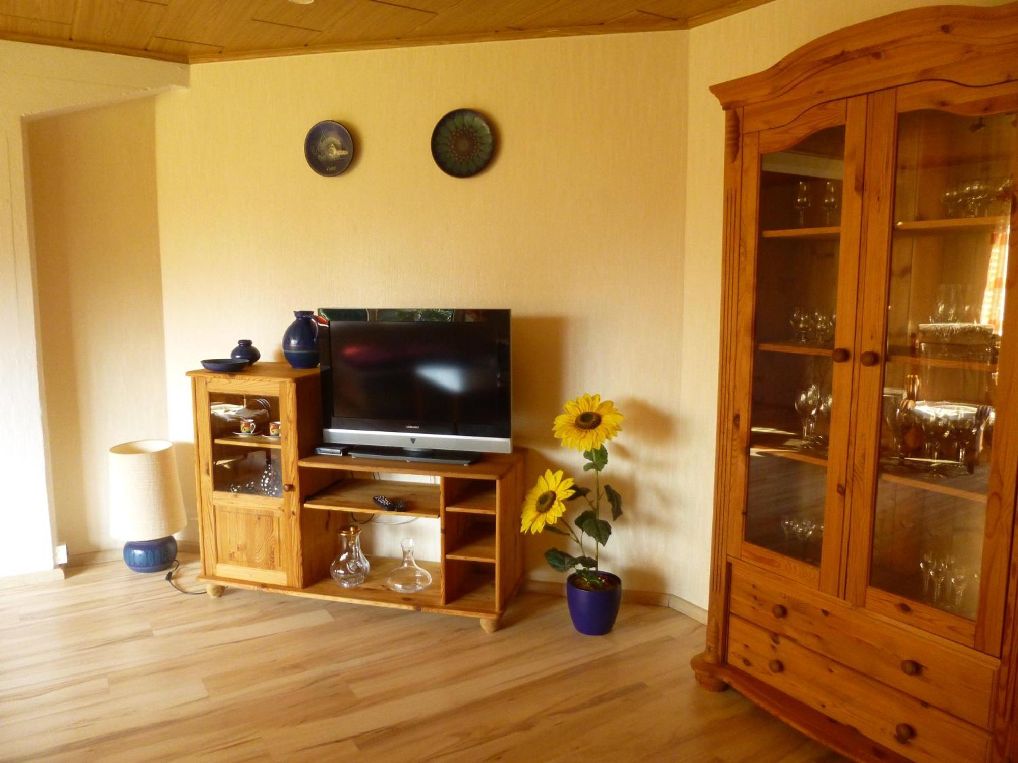 Ferienwohnung Stoeterau - Ebenerdige Fewo Mit Sonnenterrasse Erfde Bagian luar foto