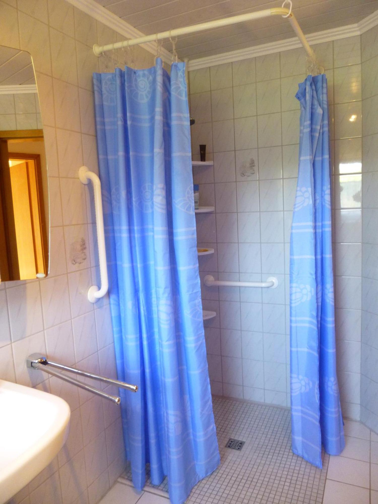 Ferienwohnung Stoeterau - Ebenerdige Fewo Mit Sonnenterrasse Erfde Bagian luar foto